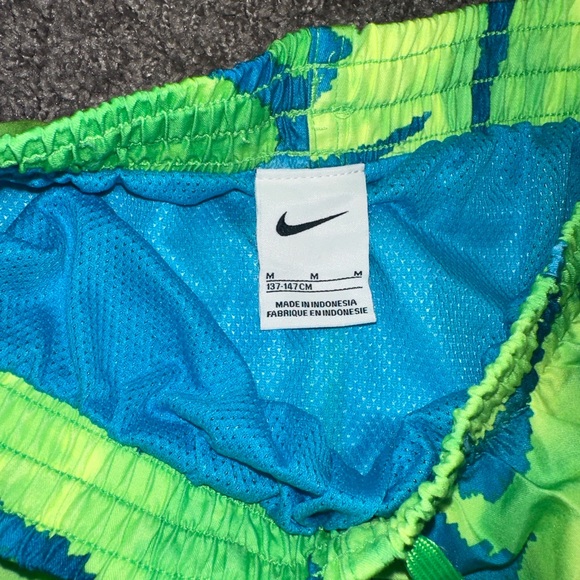 2 boys Nike swim suit trunks size medium - Picture 5 of 11